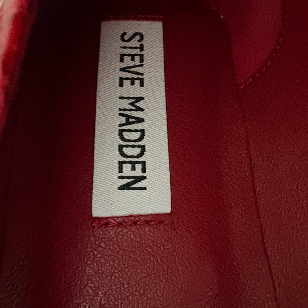 STEVE MADDEN
MAUREEN RED CROCODILE - Picture 7 of 7